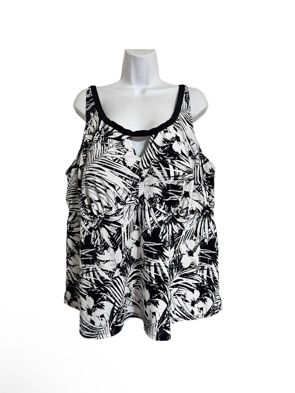 Swimsuits For All Black White Tropical Tankini top keyhole adjustable straps